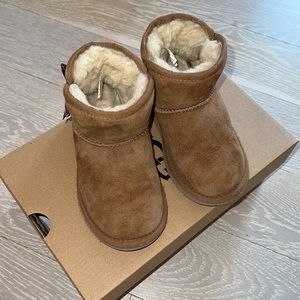 Ugg girls chestnut boots size 10